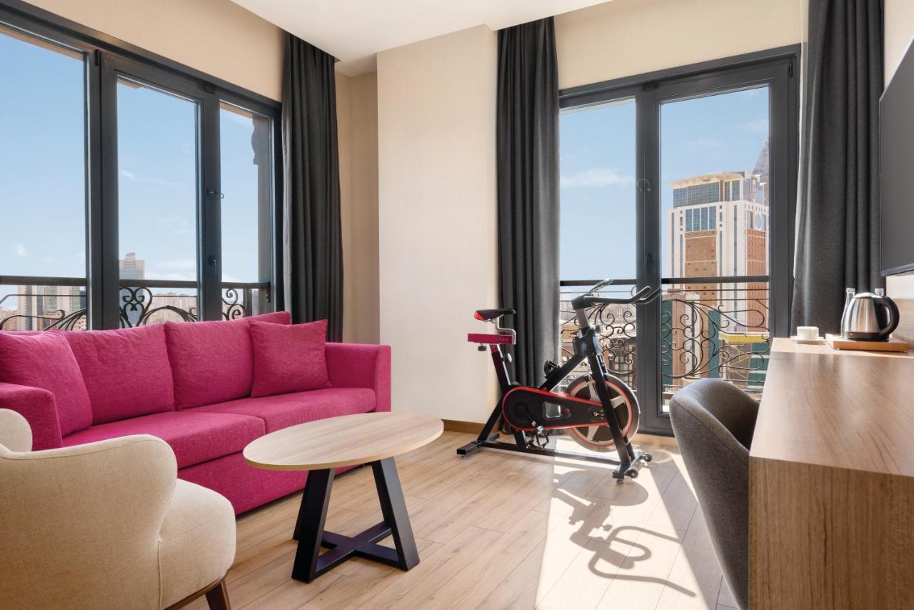 Отель Tryp By Wyndham Istanbul Atasehir Экстерьер фото