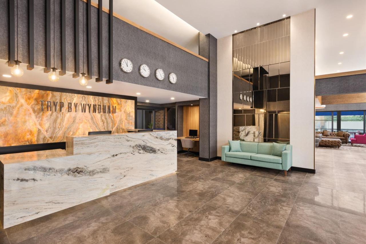 Отель Tryp By Wyndham Istanbul Atasehir Экстерьер фото