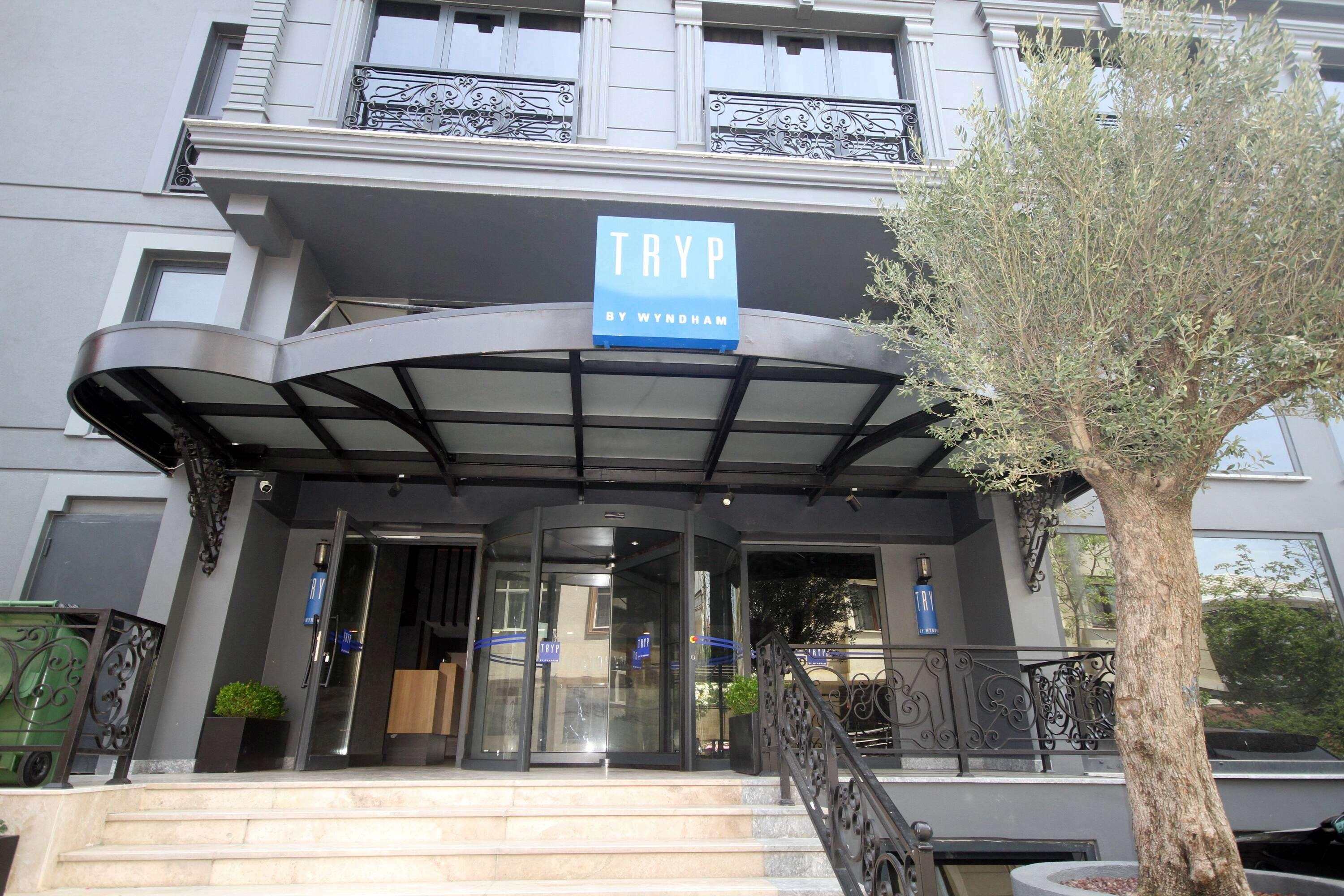 Отель Tryp By Wyndham Istanbul Atasehir Экстерьер фото